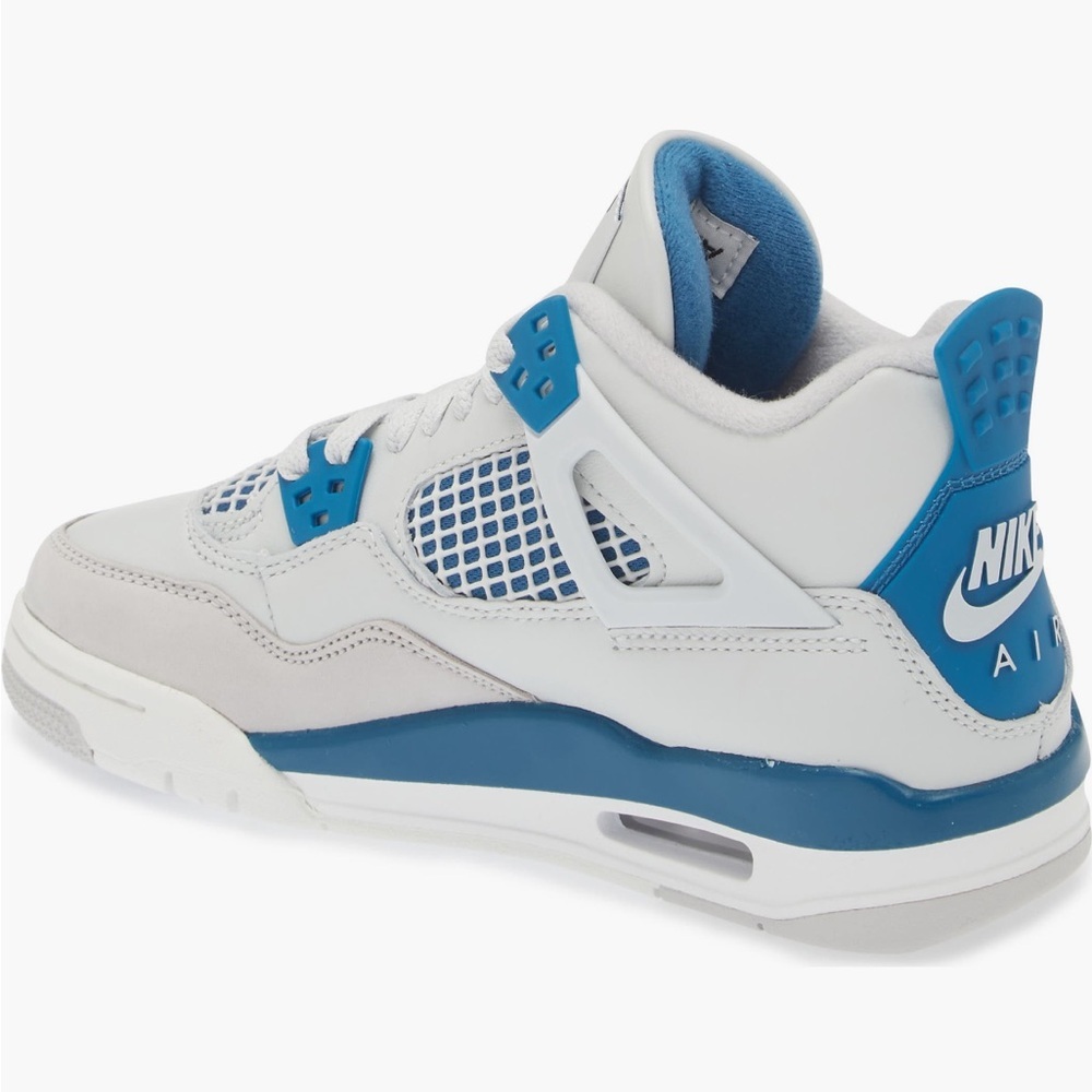 Jordan 4
Grade school
Off white/ military blue
Brand new - Picture 11 of 12